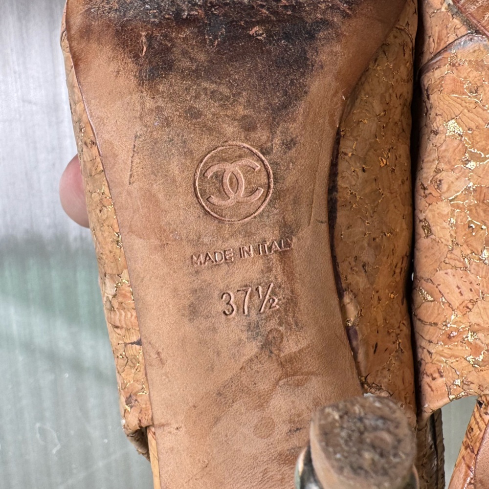 Chanel Cork Logo Heels  37.5 - Picture 4 of 5